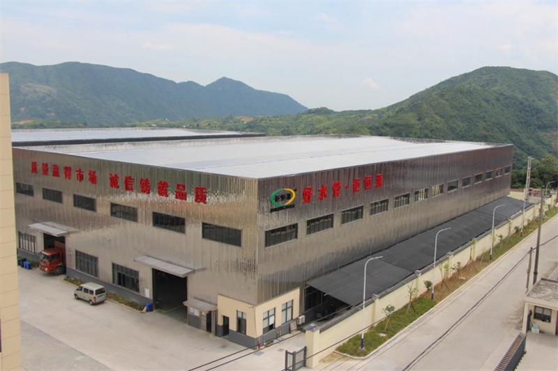 佛山市金屬材料行業(yè)協(xié)會(huì)執(zhí)行會(huì)長(zhǎng)李強(qiáng)參觀鉅恒源管業(yè)泰順生產(chǎn)基地(圖6)